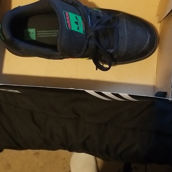 Shoes - Picture 3 of 4